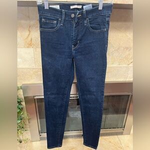 LEVI Women’s 720 High Rise Super Skinny Blue Jeans